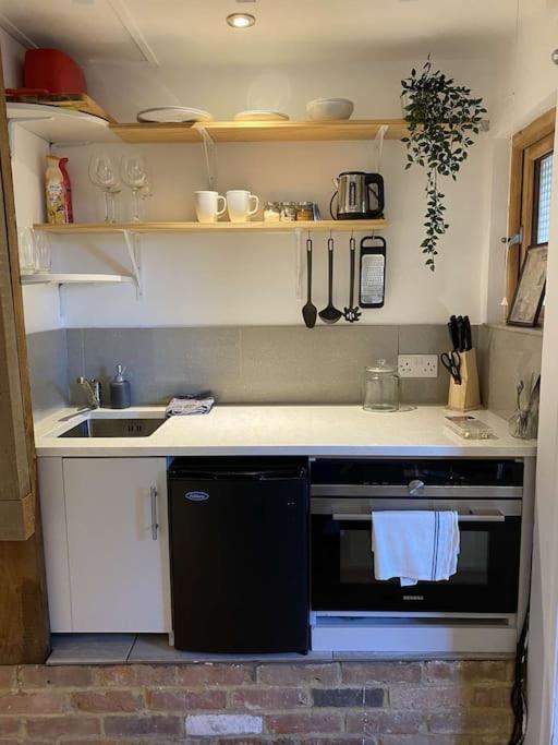 Cosy 1 Bedroom Country Lodge With Free Parking Watlington  Eksteriør billede