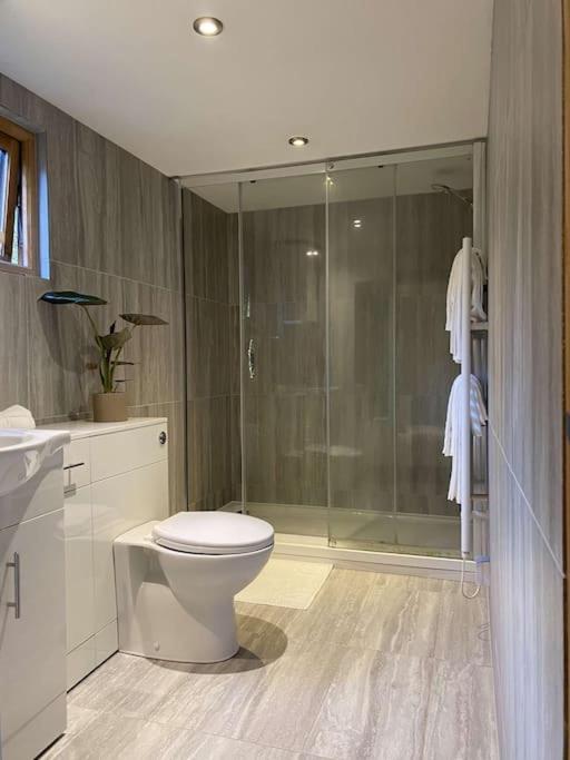 Cosy 1 Bedroom Country Lodge With Free Parking Watlington  Eksteriør billede